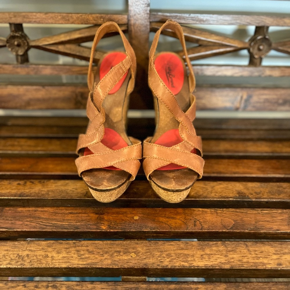 Lucky Brand Wedges. Sz 7. Neutral Tan color.